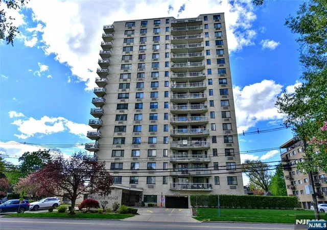 Homes for sale in Hackensack, NJ | 307 Prospect Ave #4B, Hackensack, NJ 07601 | MLS# 25043174