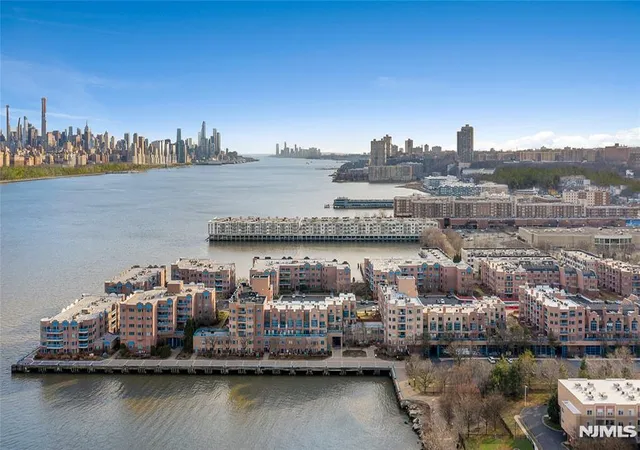 Homes for sale in Edgewater, NJ | 316 Ellery Ct #316, Edgewater, NJ 07020 | MLS# 25043468