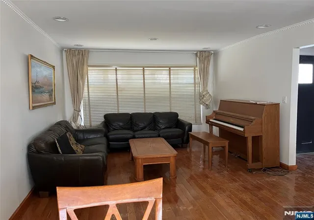 Homes for sale in Teaneck, NJ | 539 Sandra Pl, Teaneck, NJ 07666 | MLS# 25043693