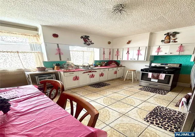 Photo 3 of Sale Pending at 723 Stuyvesant Ave, Irvington, NJ 07111 | MLS# 25043865 | Listing updated on 2026-03-11
