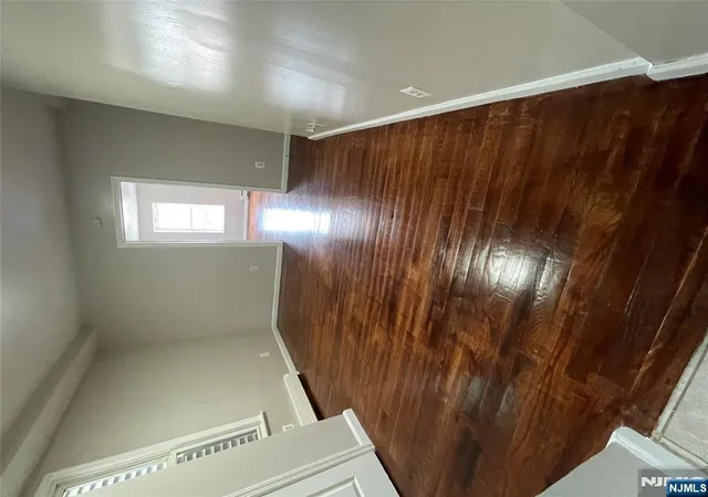 4th image of 522 Mulberry St, Newark, NJ 07114 | MLS# 25044030
