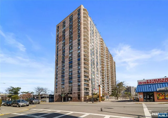 Homes for sale in Cliffside Park, NJ | 770 Anderson Ave, Cliffside Park, NJ 07010