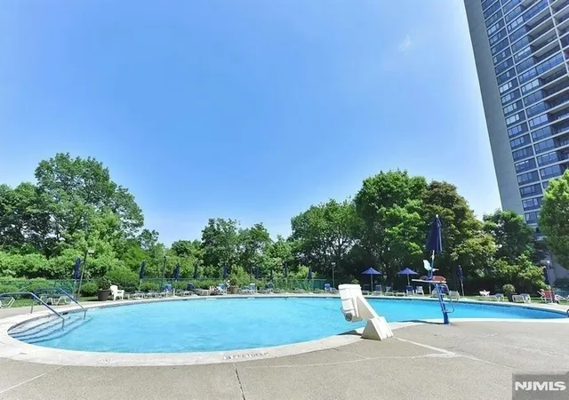 Homes for sale in Fort Lee, NJ | 3 Horizon Road, Fort Lee, NJ 07024 | Houzeo