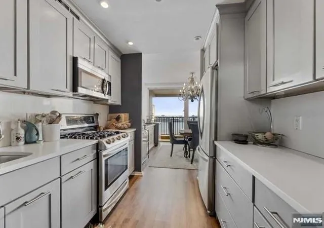 4th image of 3 Horizon Rd #1004, Fort Lee, NJ 07024 | MLS# 26000669