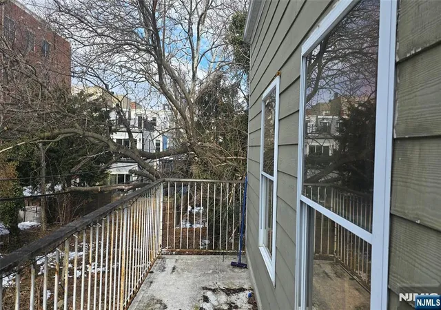 Homes for sale in Jersey City, NJ | 673 Bergen Ave #204, Jersey City, NJ 07304 | MLS# 26001204