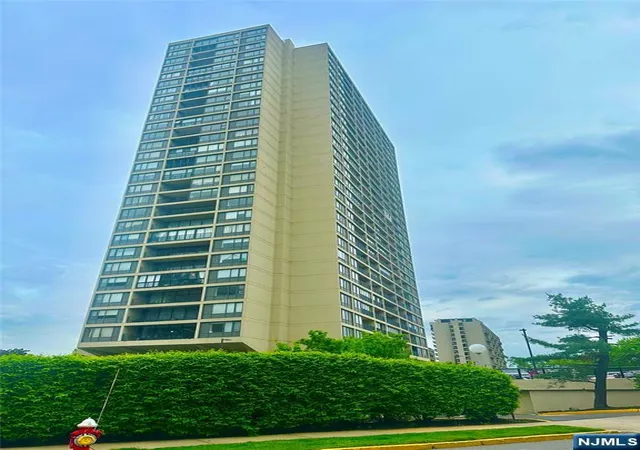 Homes for sale in Fort Lee, NJ | 6 Horizon Rd #1204, Fort Lee, NJ 07024 | MLS# 26001624