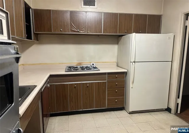 Homes for sale in Fort Lee, NJ | 6 Horizon Rd #1204, Fort Lee, NJ 07024 | MLS# 26001624