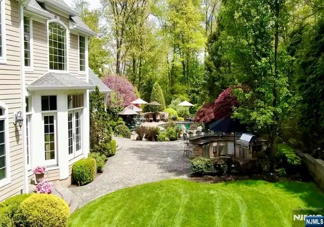 Homes for sale in Franklin Lakes, NJ | 457 Devonshire Dr, Franklin Lakes, NJ 07417 | MLS# 26003161