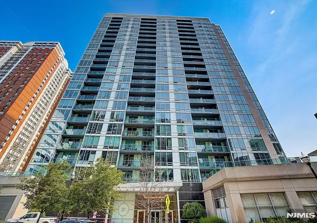 Homes for sale in Jersey City, NJ | 20 Newport Parkway, Jersey City, NJ 07310 | Houzeo