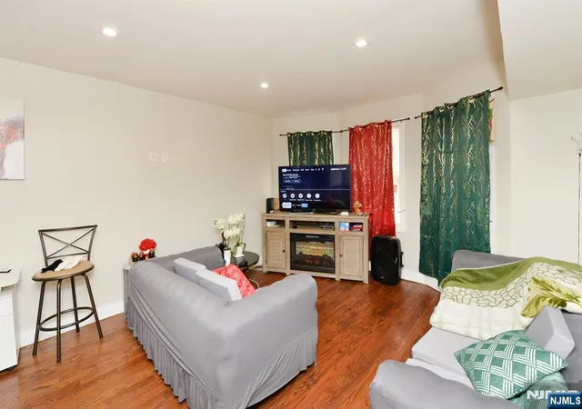 5th image of 135 Scheerer Ave, Newark, NJ 07112 | MLS# 26003543