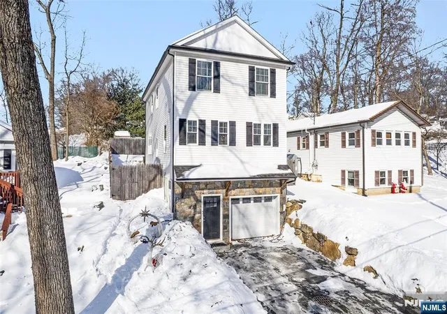 Photo 1 of Sale Pending at 506 Brooklyn Mountain Rd, Hopatcong, NJ 07843 | MLS# 26003683 | Listing updated on 2026-03-16