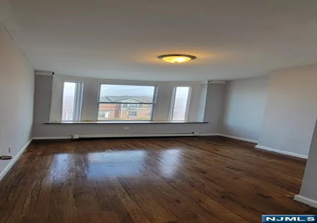 4th image of 110 Peabody Pl, Newark, NJ 07104 | MLS# 26003793