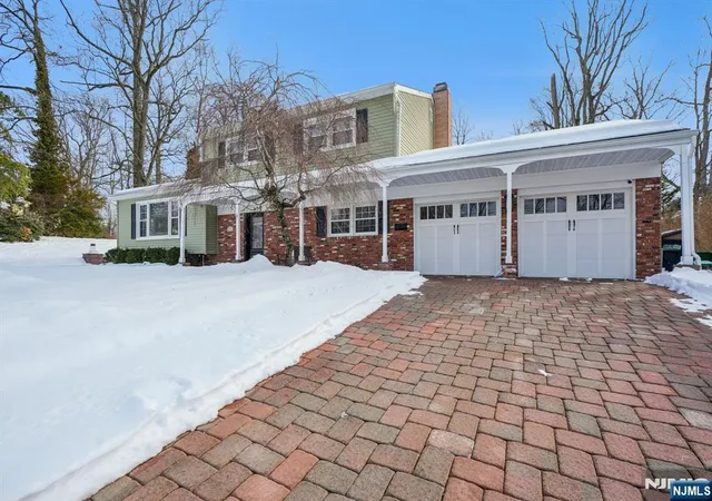 Photo 2 of Single family home for sale at 25 Nathan Wy, Wayne, NJ 07470 | MLS# 26003915 | Listing updated on 2026-03-25