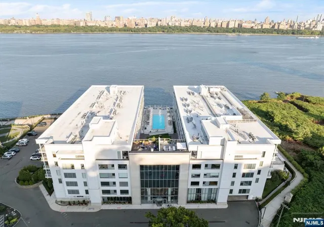 Homes for sale in Edgewater, NJ | 3 Somerset #113, Edgewater, NJ 07020 | MLS# 26004555