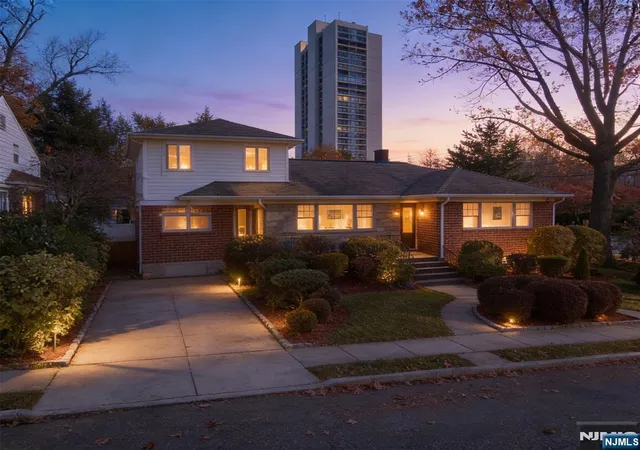 Photo 4 of House for sale at 209 Tremont Ave, Fort Lee, NJ 07024 | MLS# 26005157 | Listing updated on 2026-06-26