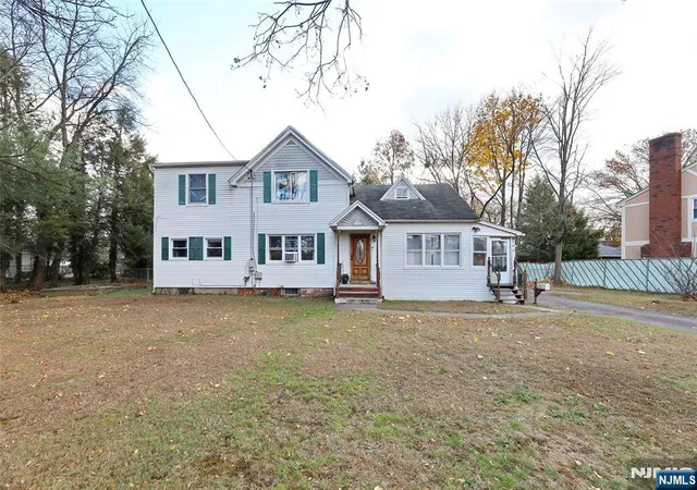 Photo 2 of Single family home for sale at 300 Spring Valley Rd, Paramus, NJ 07652 | MLS# 26005361 | Listing updated on 2026-03-01