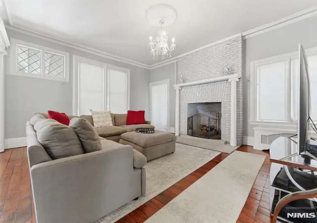 Photo 4 of Sale Pending at 101 E Palisade Ave, Englewood, NJ 07631 | MLS# 26005415 | Listing updated on 2026-04-07