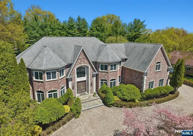 Homes for sale in Mahwah, NJ | 47 Cortland Trl, Mahwah, NJ 07430 | MLS# 26005591