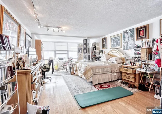 Homes for sale in Guttenberg, NJ | 7004 Jfk Blvd E Blvd #20E, Guttenberg, NJ 07093 | MLS# 26005865