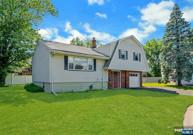 Homes for sale in Fair Lawn, NJ | 18 00 Scialla Ct, Fair Lawn, NJ 07410 | MLS# 26005935