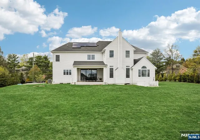 Homes for sale in Mahwah, NJ | 281 Crescent Ave, Mahwah, NJ 07430 | MLS# 26006186