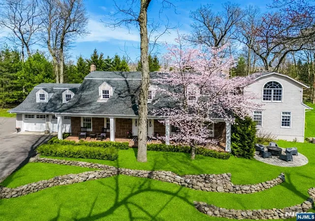 Homes for sale in Saddle River, NJ | 202 Chestnut Ridge Rd, Saddle River, NJ 07458 | MLS# 26006205