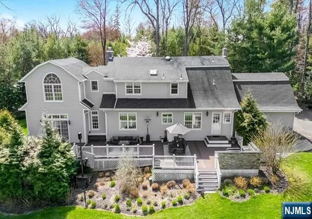 Homes for sale in Saddle River, NJ | 202 Chestnut Ridge Rd, Saddle River, NJ 07458 | MLS# 26006205