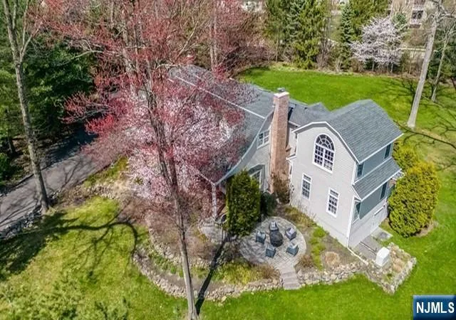 Homes for sale in Saddle River, NJ | 202 Chestnut Ridge Rd, Saddle River, NJ 07458 | MLS# 26006205