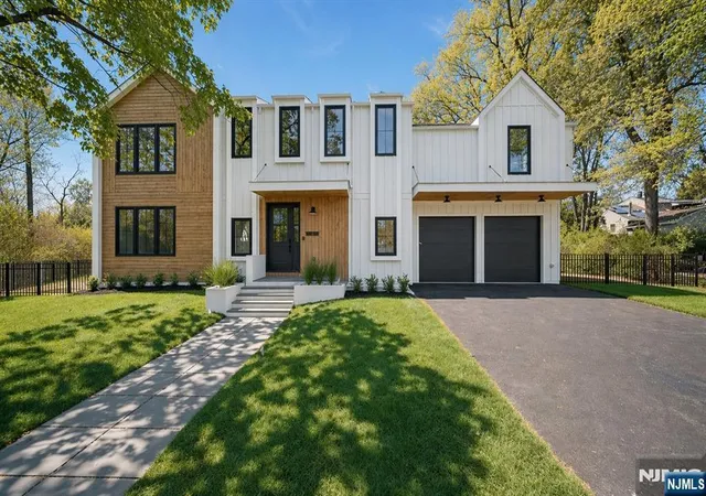 Homes for sale in Cresskill, NJ | 23 Cherry Ct, Cresskill, NJ 07626 | MLS# 26006333