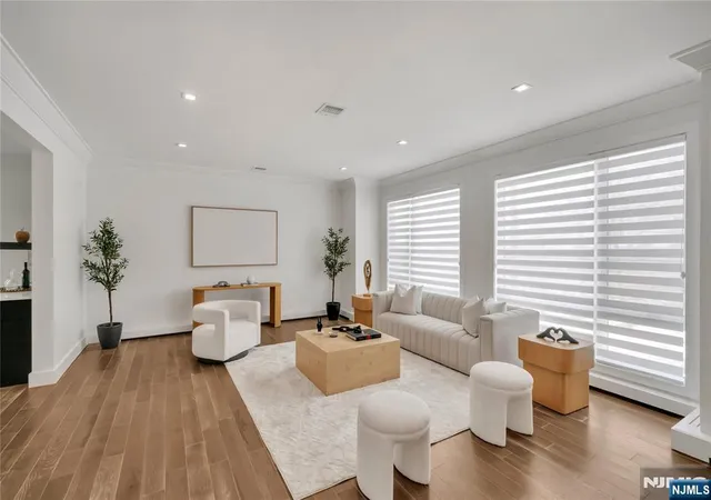 Listing Photo 5 - Condo for sale in building located at 428 6Th St, Palisades Park, NJ 07650 - Unit #1