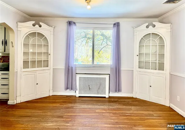 Homes for sale in Fair Lawn, NJ | 37-27 Hale Pl, Fair Lawn, NJ 07410 | MLS# 26006415