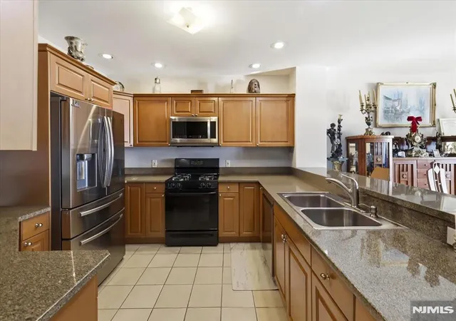 3rd image of 214 The #214, Edgewater, NJ 07020 | MLS# 26006421
