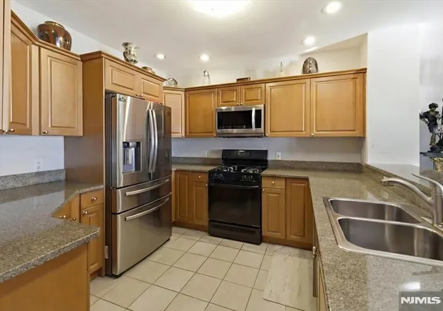 4th image of 214 The #214, Edgewater, NJ 07020 | MLS# 26006421
