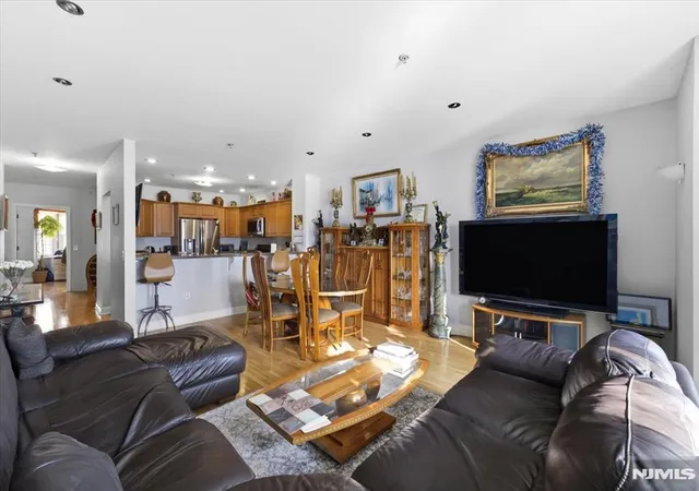 5th image of 214 The #214, Edgewater, NJ 07020 | MLS# 26006421