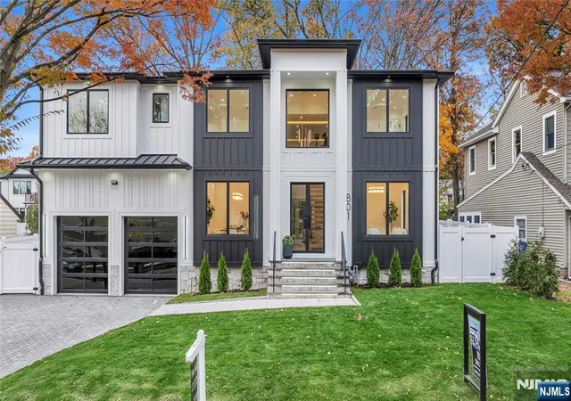Photo 1 of Single family home for sale at 801 Godwin Rd, Paramus, NJ 07652 | MLS# 26006683 | Listing updated on 2026-04-20