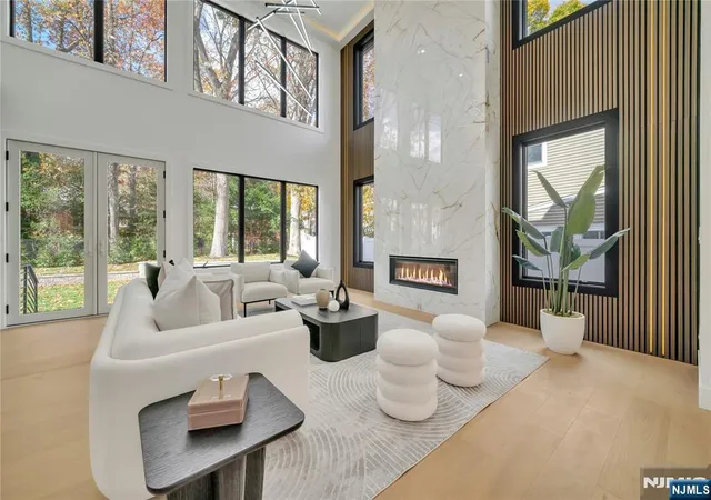 Photo 4 of Single family home for sale at 801 Godwin Rd, Paramus, NJ 07652 | MLS# 26006683 | Listing updated on 2026-04-20