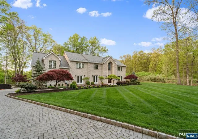 Homes for sale in Old Tappan, NJ | 7 Orchard Ln, Old Tappan, NJ 07675 | MLS# 26006902