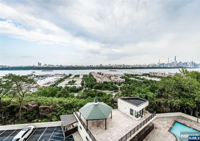 Homes for sale in Cliffside Park, NJ | 250 Gorge #8 C, Cliffside Park, NJ 07010 | MLS# 26007463