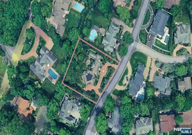 Homes for sale in Englewood Cliffs, NJ | 78 Roberts Rd, Englewood Cliffs, NJ 07632 | MLS# 26007531