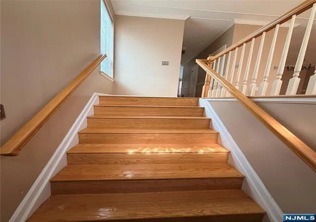 2nd image of 123 Bobolink Ct, Wayne, NJ 07470 | MLS# 26007599