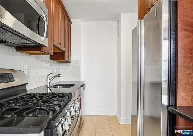 Homes for sale in Union City, NJ | 500 Central Ave #1617, Union City, NJ 07087 | MLS# 26007685