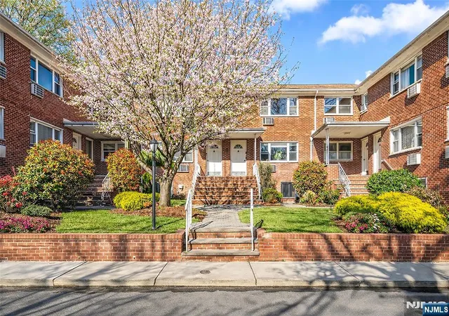Homes for sale in Cliffside Park, NJ | 201 Oakdene Pl #C2, Cliffside Park, NJ 07010 | MLS# 26007748