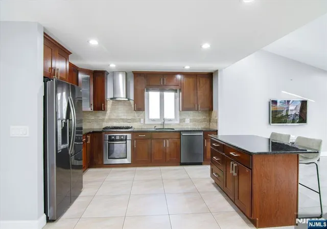 Homes for sale in Wood Ridge, NJ | 565 Center St, Wood Ridge, NJ 07075 | MLS# 26008045