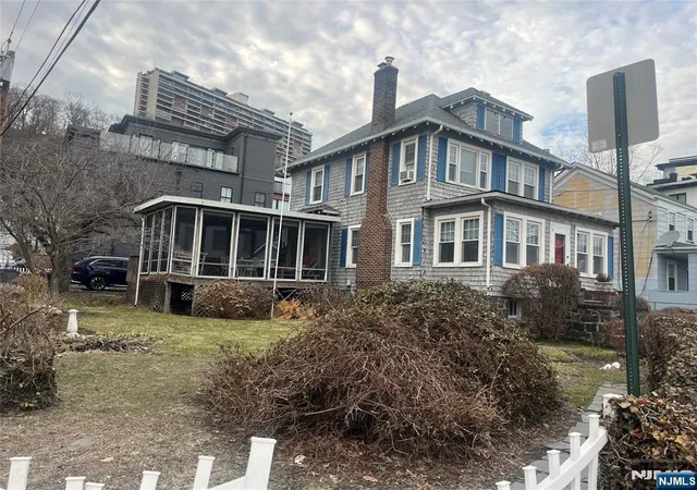 Photo 3 of Sale Pending at 1332 River Rd, Edgewater, NJ 07020 | MLS# 26008086 | Listing updated on 2026-09-09