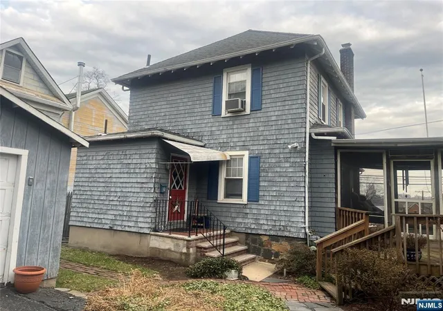 Photo 4 of Sale Pending at 1332 River Rd, Edgewater, NJ 07020 | MLS# 26008086 | Listing updated on 2026-09-09