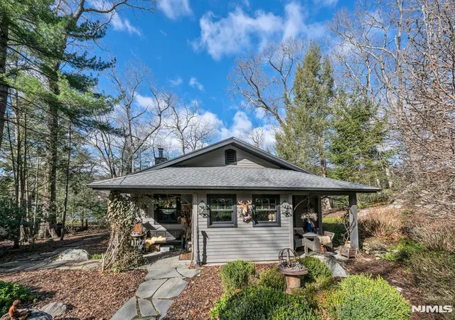 2nd image of 26 Short Rd, Bloomingdale, NJ 07420 | MLS# 26008263