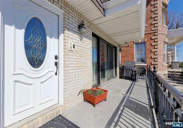 3rd image of 1021 Jfk Blvd E, Weehawken, NJ 07086 | MLS# 26008320