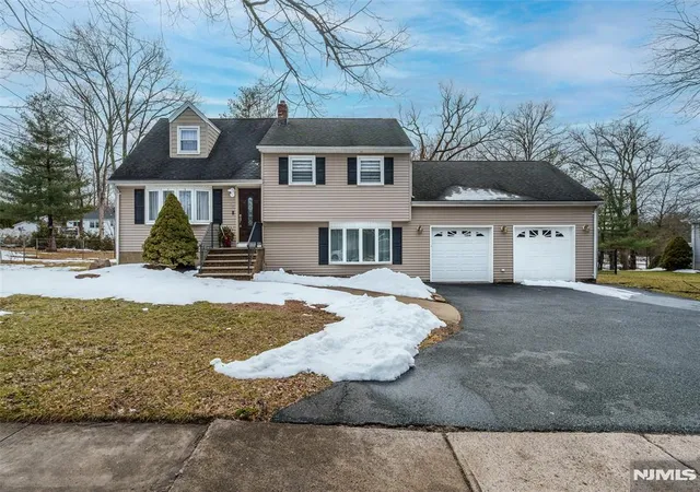 Photo 2 of Sale Pending at 75 Longport Rd, Wayne, NJ 07470 | MLS# 26008331 | Listing updated on 2026-04-01