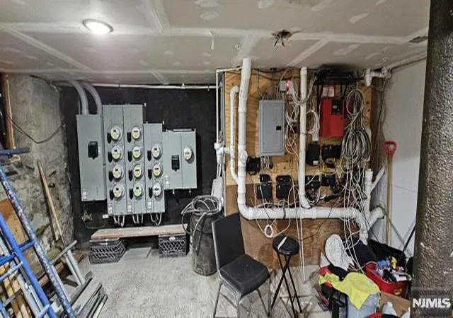 Photo 4 of House for sale at 6100 Jefferson St, West New York, NJ 07093 | MLS# 26008725 | Listing updated on 2026-08-13