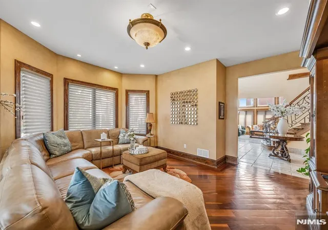 5th image of 10 Fox Ter, Cliffside Park, NJ 07010 | MLS# 26008795